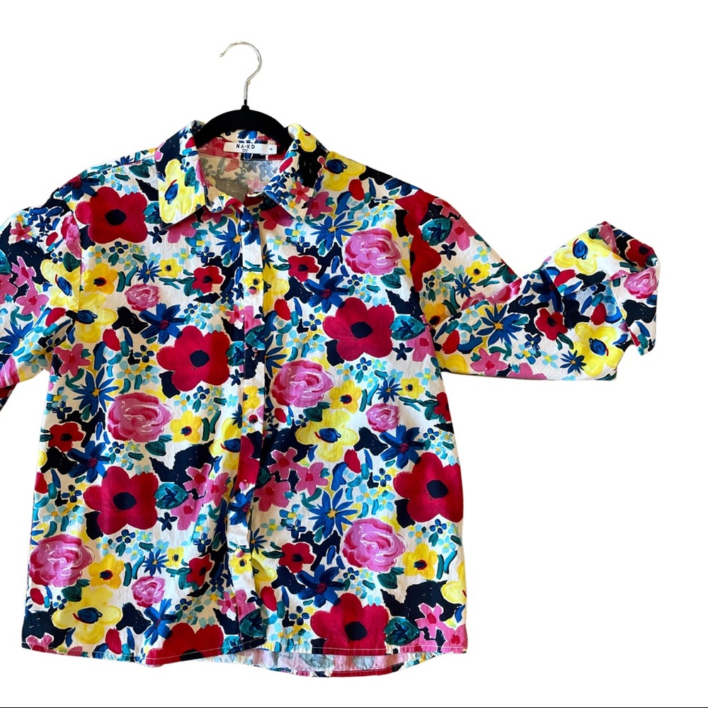 NA-KD Artsy-Fartsy Top. SUPER bright Super FUN!